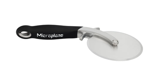 MICROPLANE Pizzasnijder Pro zwart